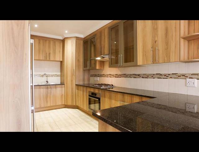 3 BEDROOM TOWNHOUSE FOR SALE IN NEWMARKET